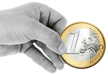 Euromünze in einer Hand